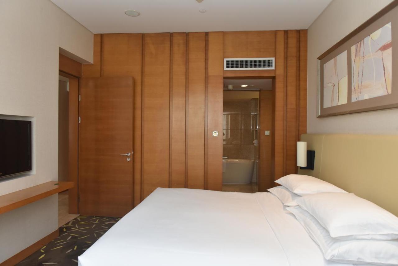 Crowne Plaza Zhongshan Wing On City By Ihg Exterior photo
